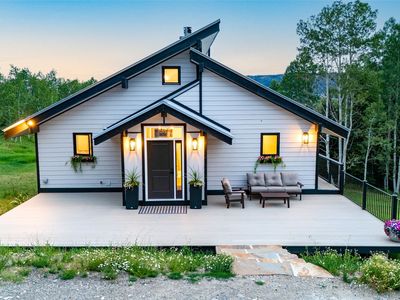 2677 Alpenglow Way