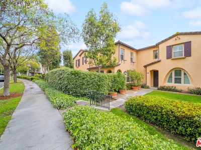 10 Aryshire Ln
