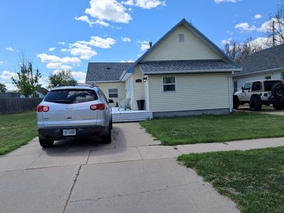 910 W 10TH