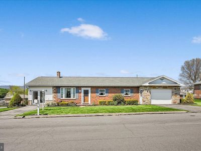 214 W Maple St