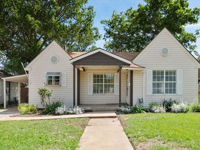 4521 Calmont Ave