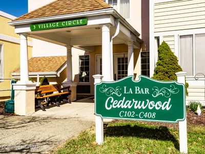 3 Village Cir APT 104