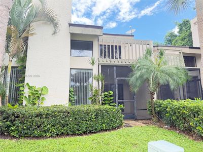 5988 Glendale Dr