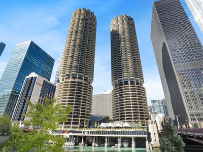 300 N State St APT 4135