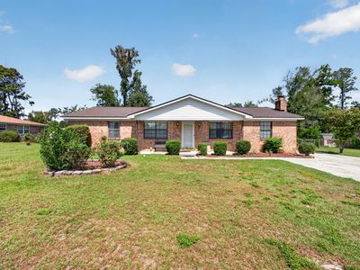 3323 Ravenwood Dr