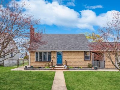 66 Albertson Avenue