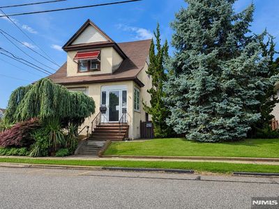 72 Rosedale Ave