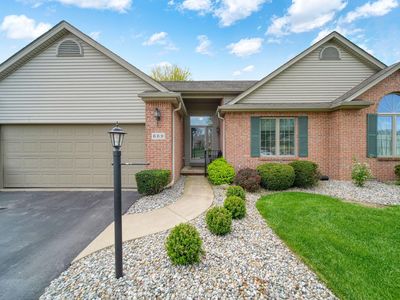 689 Koreys Cir #16