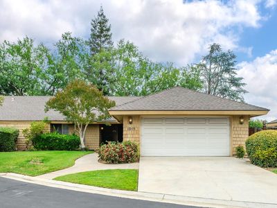 1049 W Sierra Ave