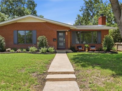 596 Willow Ave