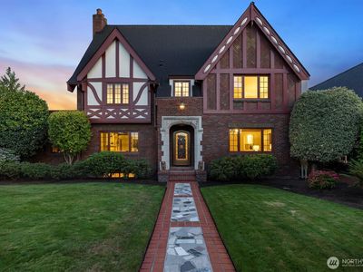 2231 E Lake Washington Boulevard