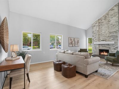 3121 Castle Rock Ln