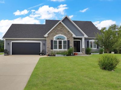 404 Appletree LANE