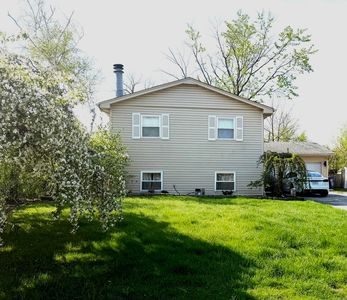 Property at 3435 Tamarind Dr, Northbrook, IL