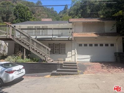 9699 Yoakum Dr