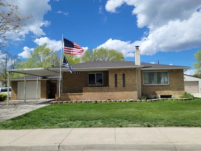 221 Warren Ave