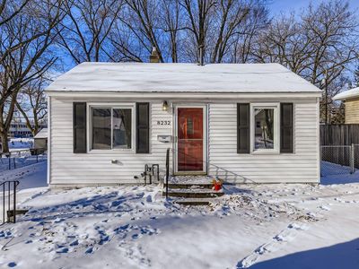 8232 Wentworth Ave S