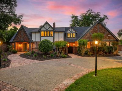 9815 Mira Del Rio Dr