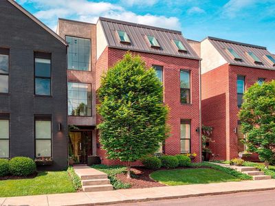 602 Lathrop St #7