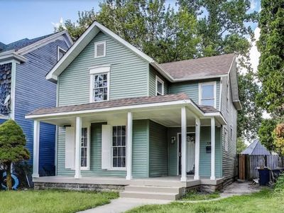 330 W 9th St