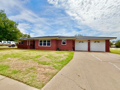 Property at 2107 W 18th St, Plainview, TX