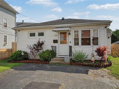 348 Park Pl