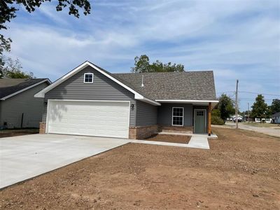 202 W Rosa St