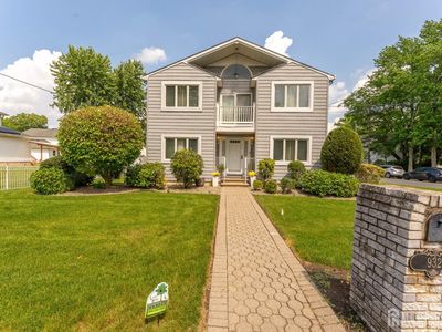 932 Beatrice Pkwy