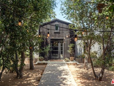 226 S Rimpau Blvd