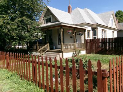 2004 W Broadway Ave