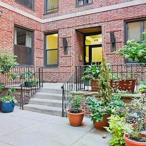 109 Seaman Ave APT 5E