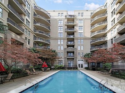 718 W Trade St #803