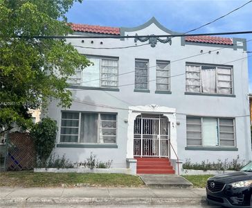 85 NW 17th Pl