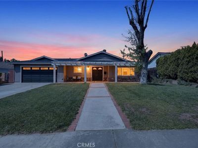 1463 Clock Ave