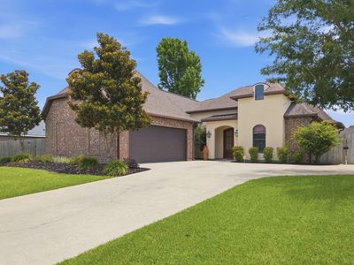 1035 N Worthington Dr