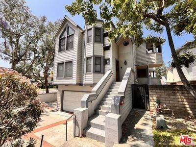 1033 La Cadena Ave #1-2