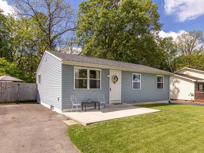 443 Carolann Ave