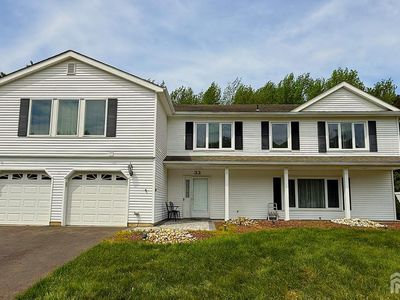 33 Surrey Dr