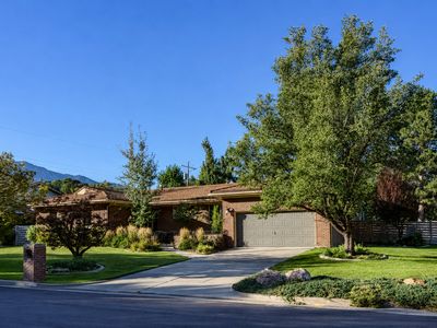 2924 E Robidoux Rd