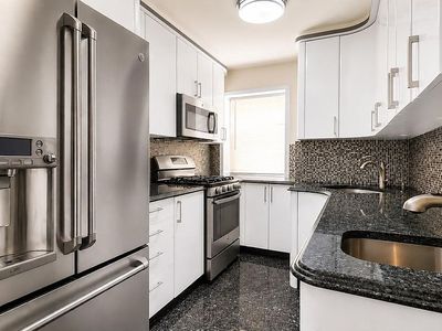 6610 149th St APT 1A