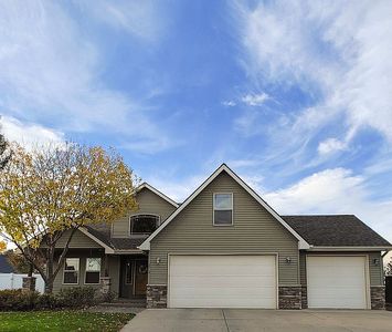 2729 W Porthill Ct