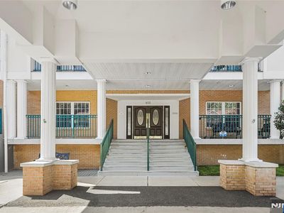 401 Dercole Ct APT 211