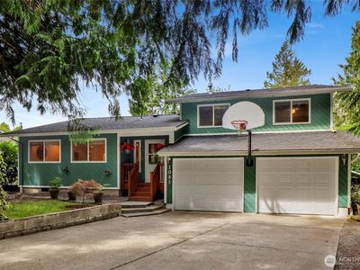 1081 Cedar Hills Avenue