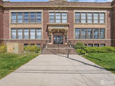 434 Lawrence St APT 18