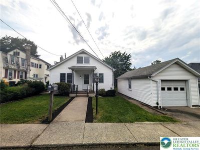 2198 Focht Ave