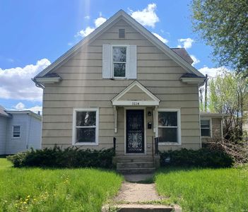 1114 E Bowman St