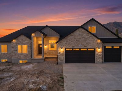 417 E Skyline Dr