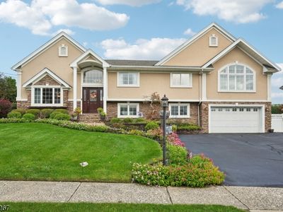 22 Allen Dr