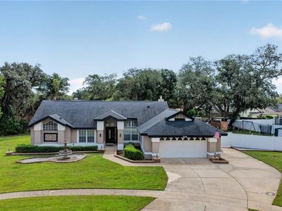 319 OAKWOOD COURT