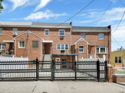 1034 Throgs Neck Expwy